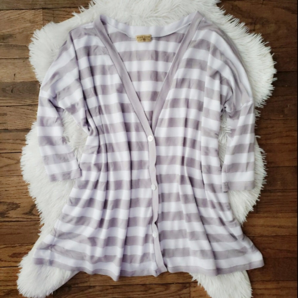 Piko loose fitting cardigan sweater